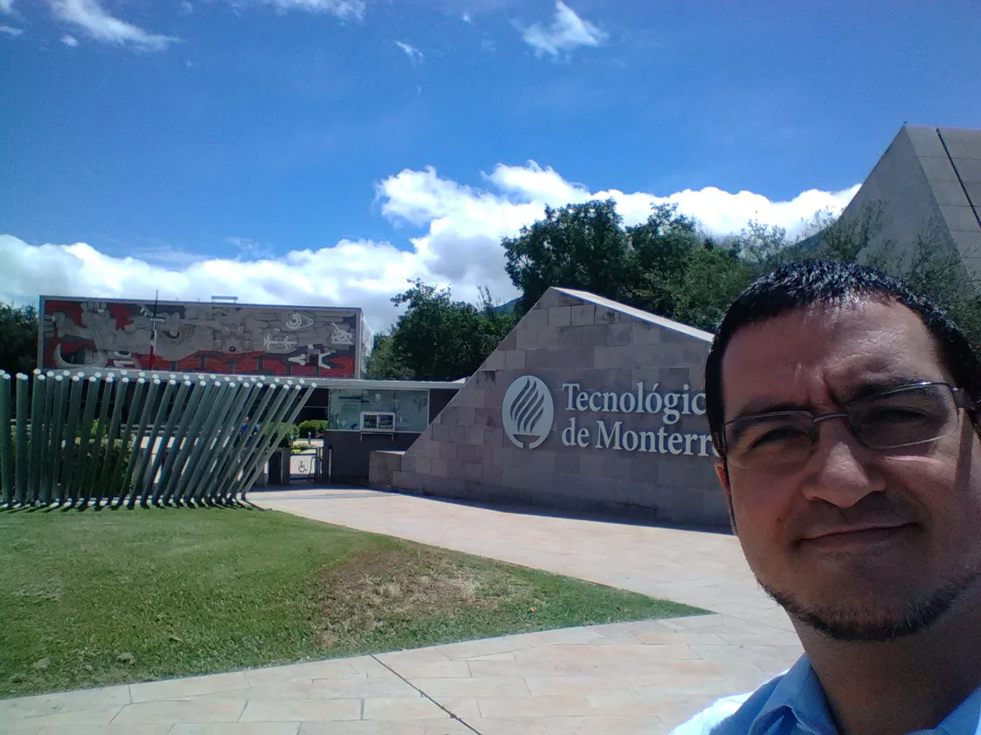 Héctor Villarreal durante una visita profesional al Tecnológico de Monterrey